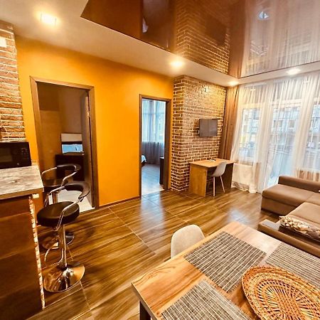 Marnika Apartment Батуми Екстериор снимка