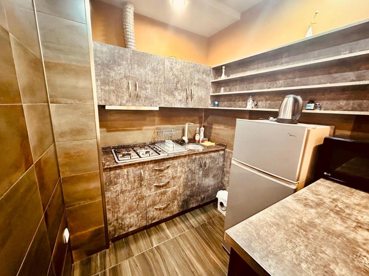 Marnika Apartment Батуми Екстериор снимка