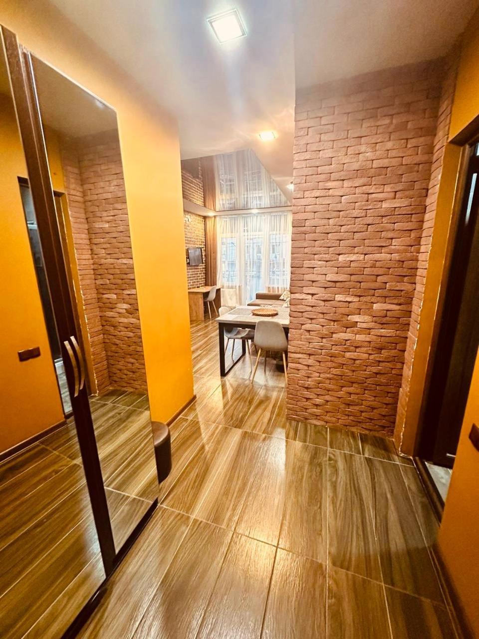 Marnika Apartment Батуми Екстериор снимка