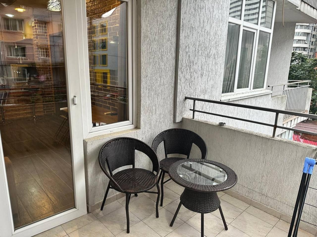 Marnika Apartment Батуми Екстериор снимка
